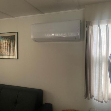 אויסטרוויק Safarihuisje Met Airco! מראה חיצוני תמונה
